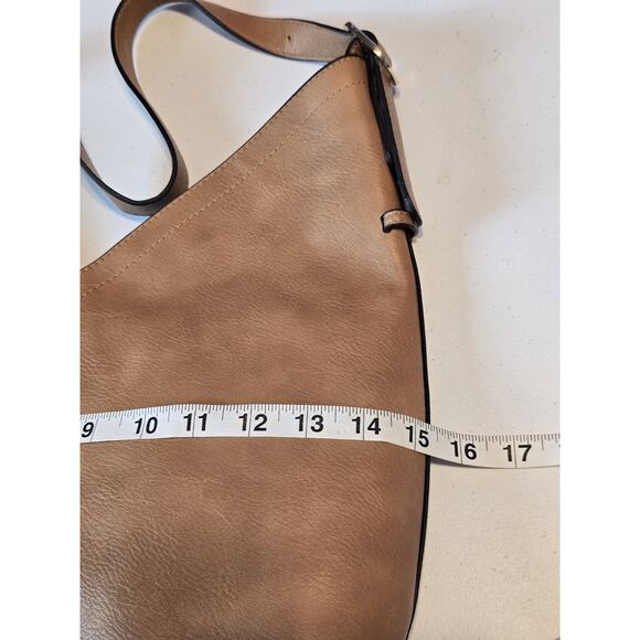 CLUCl Hobo Bag Vegan Leather V Design Designer Tote Tan Color EUC - Picture 6 of 8